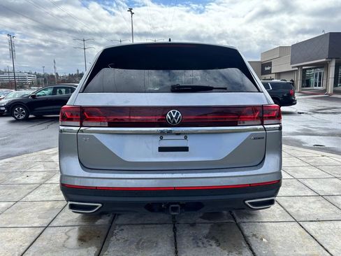 Used 2024 Volkswagen Atlas SE AWD/4WD image 9