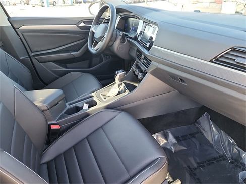 Used 2024 Volkswagen Jetta SE image 15
