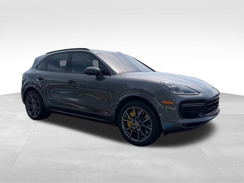 Used 2021 Porsche Cayenne Turbo S AWD/4WD image 2