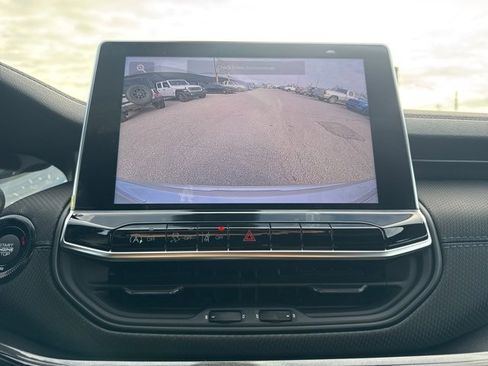 New 2026 Jeep Compass Latitude image 17