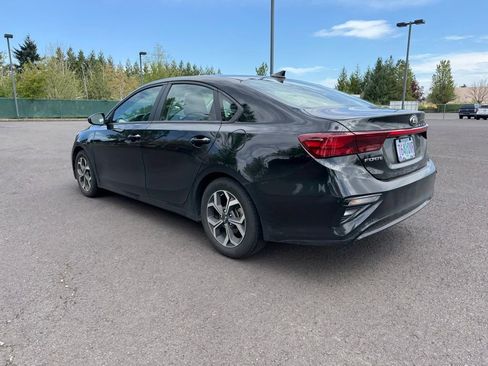 Used 2020 Kia Forte LXS FWD image 5