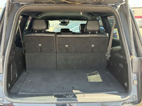 Used 2024 Jeep Wagoneer L Series II RWD image 33