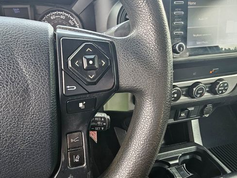 Used 2020 Toyota Tacoma SR image 34