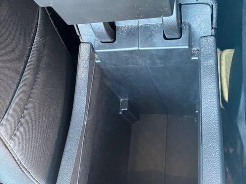 Used 2017 Ford Escape SE FWD image 28