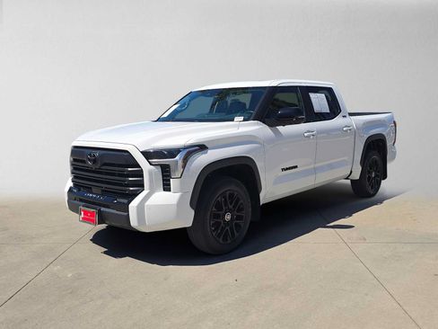 Used 2024 Toyota Tundra Limited AWD/4WD image 7