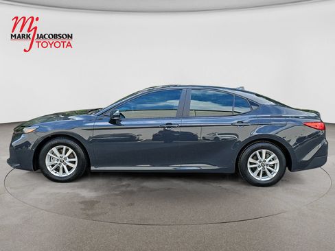Used 2025 Toyota Camry LE w/ Convenience Package FWD image 15