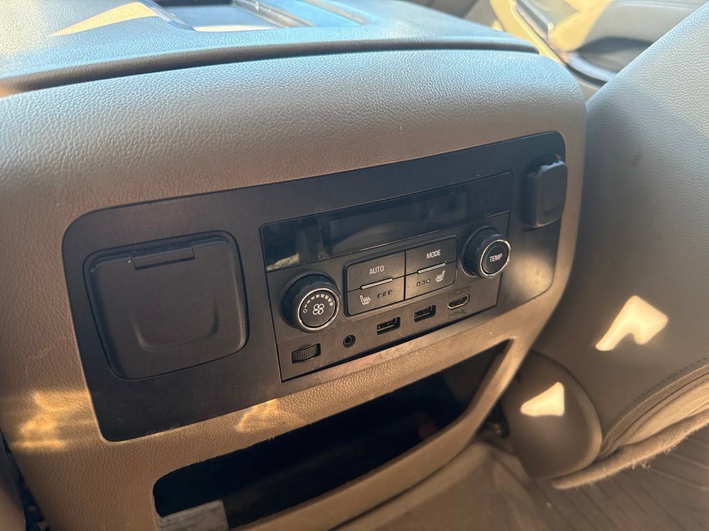 Used 2019 GMC Yukon SLT w/ Premium Edition AWD/4WD image 12