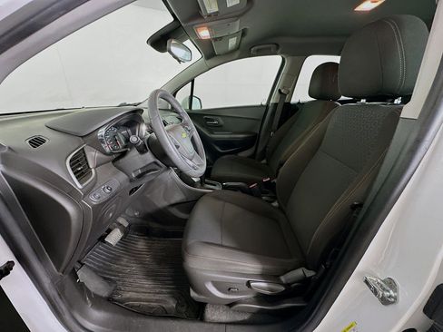 Used 2020 Chevrolet Trax LS w/ Tint and Cruise Package image 13