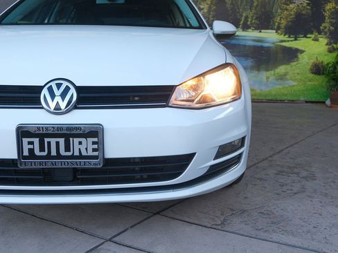 Used 2017 Volkswagen Golf SEL image 47