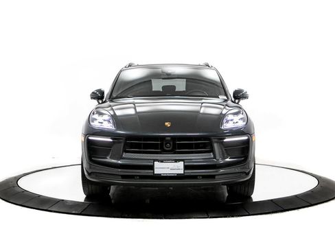 Certified 2024 Porsche Macan AWD/4WD image 10