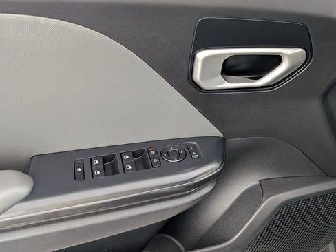 Used 2025 Kia K4 LXS image 16