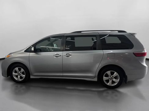 Used 2018 Toyota Sienna LE FWD image 5