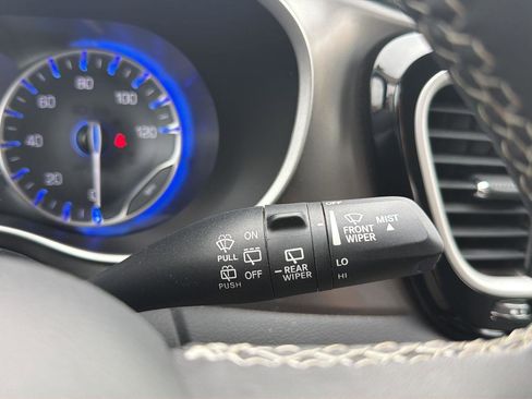 Used 2023 Chrysler Pacifica Touring-L FWD image 24