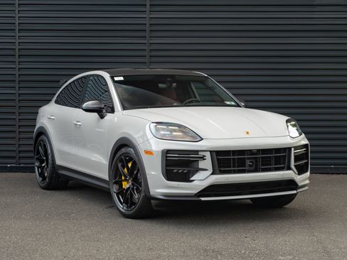 Certified 2026 Porsche Cayenne Turbo GT AWD/4WD image 10