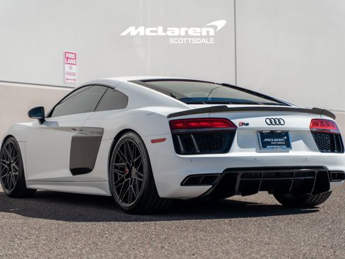 Used 2018 Audi R8 V10 w/ Premium Package RWD image 5