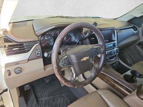 Used 2015 Chevrolet Suburban LT RWD image 10