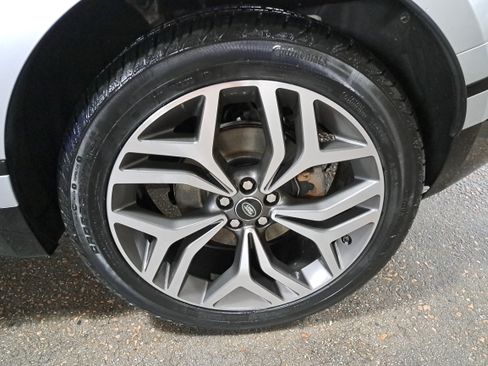 Used 2018 Land Rover Range Rover Velar R-Dynamic HSE AWD/4WD image 35