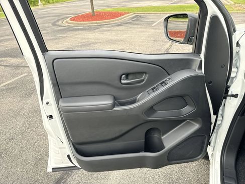 Certified 2025 Nissan Frontier S AWD/4WD image 22