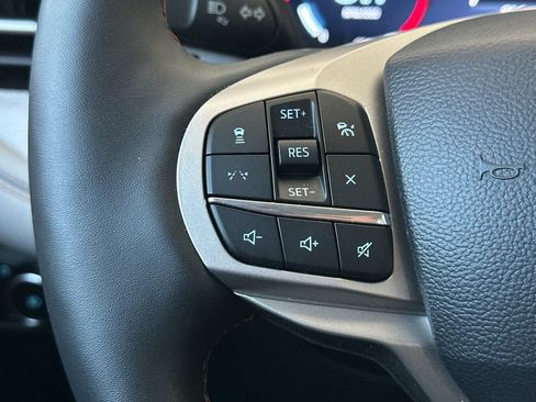Used 2026 Ford Explorer Active w/ Active Comfort Package RWD image 25