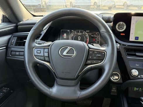 Used 2025 Lexus ES 350 w/ Premium Package FWD image 9