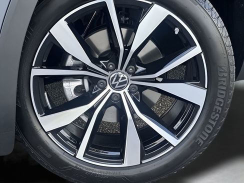 New 2026 Volkswagen Atlas Cross Sport SEL Premium R-Line image 10