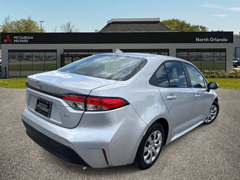 Used 2024 Toyota Corolla LE FWD image 5