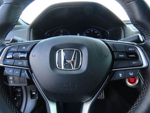 Used 2018 Honda Accord Sport image 26