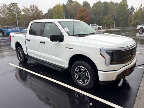 Used 2023 Ford F150 Lightning XLT image 2