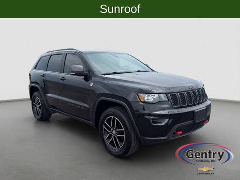 Used 2018 Jeep Grand Cherokee Trailhawk AWD/4WD image 8