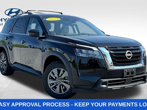 Used 2024 Nissan Pathfinder SV AWD/4WD image 3