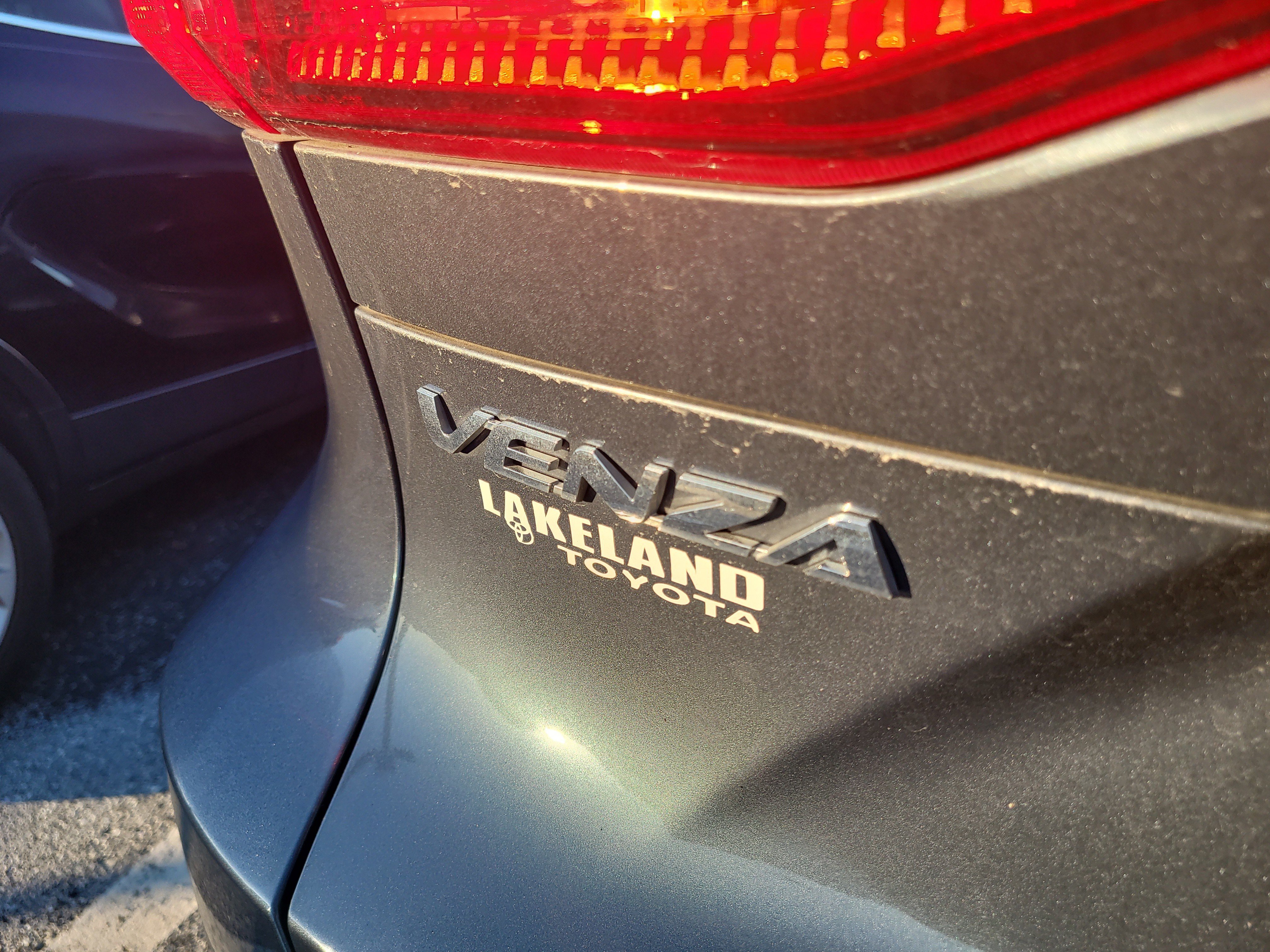 Used 2023 Toyota Venza XLE AWD/4WD image 10