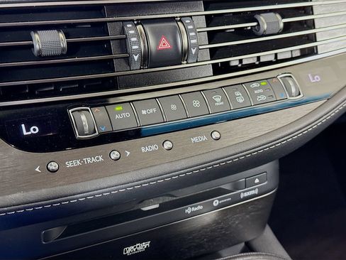 Used 2019 Lexus LS 500 RWD image 16