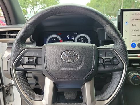 Used 2025 Toyota Tacoma TRD Off-Road AWD/4WD image 17