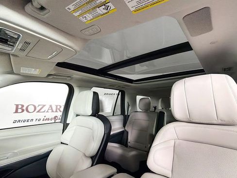 New 2026 Lincoln Navigator Reserve AWD/4WD image 24