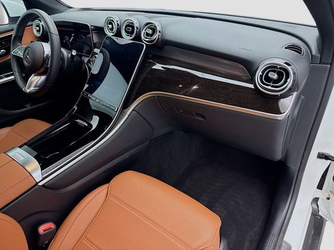 Certified 2025 Mercedes-Benz GLC 300 4MATIC image 16
