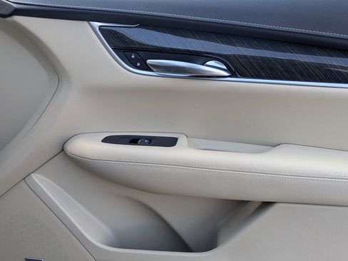 Used 2018 Cadillac XT5 AWD image 27