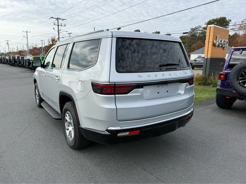 Used 2024 Jeep Wagoneer 4WD image 6