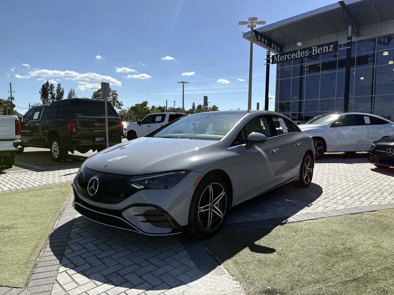 Used 2023 Mercedes-Benz EQE 500 4MATIC Sedan image 2