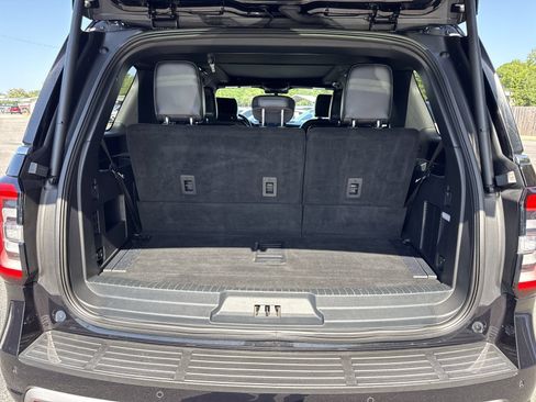 Used 2023 Ford Expedition Platinum RWD image 37