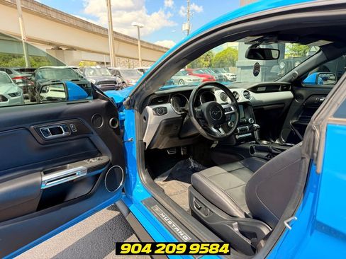Used 2017 Ford Mustang GT Premium w/ Black Accent Package RWD image 18