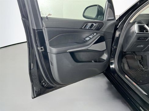 Certified 2023 BMW X7 xDrive40i w/ Executive Package image 16