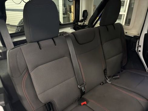 Used 2022 Jeep Wrangler Unlimited Rubicon w/ LED Lighting Group image 25