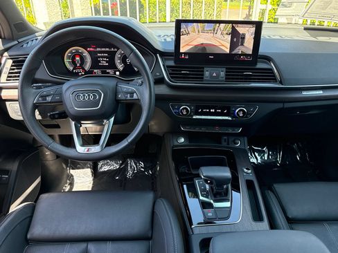 Used 2024 Audi Q5 e Premium Plus w/ Premium Plus Package AWD/4WD image 39