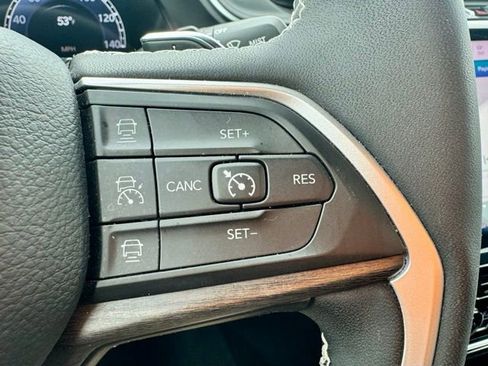Used 2024 Jeep Grand Cherokee L Limited AWD/4WD image 22