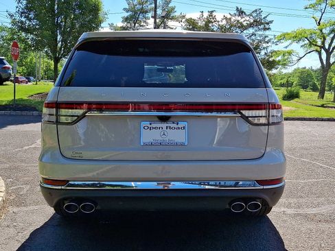 Used 2023 Lincoln Aviator Reserve w/ Equipment Group 201A AWD/4WD image 5