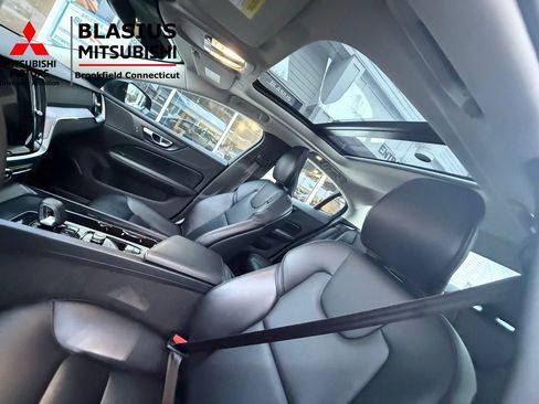 Used 2025 Volvo S60 B5 Core image 23