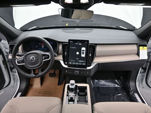 New 2026 Volvo XC90 B6 Plus w/ Protection Package Premier AWD/4WD image 22