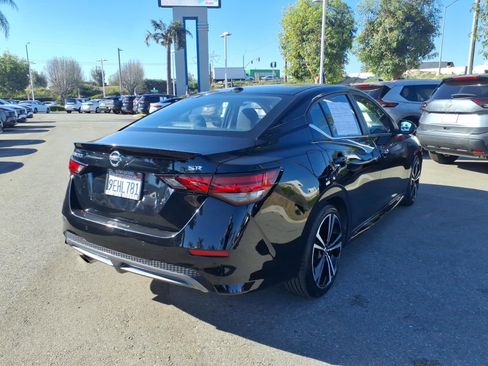 Certified 2022 Nissan Sentra SR w/ Electronics Package image 5