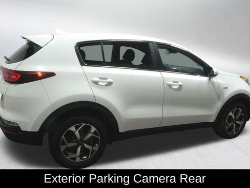 Used 2020 Kia Sportage LX image 4