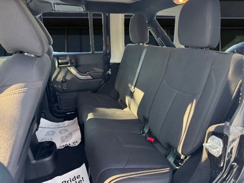 Used 2018 Jeep Wrangler Unlimited Sport w/ Dual Top Group image 13